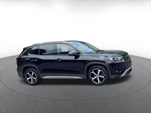 Used 2026 Volkswagen Tiguan SE FWD image 2