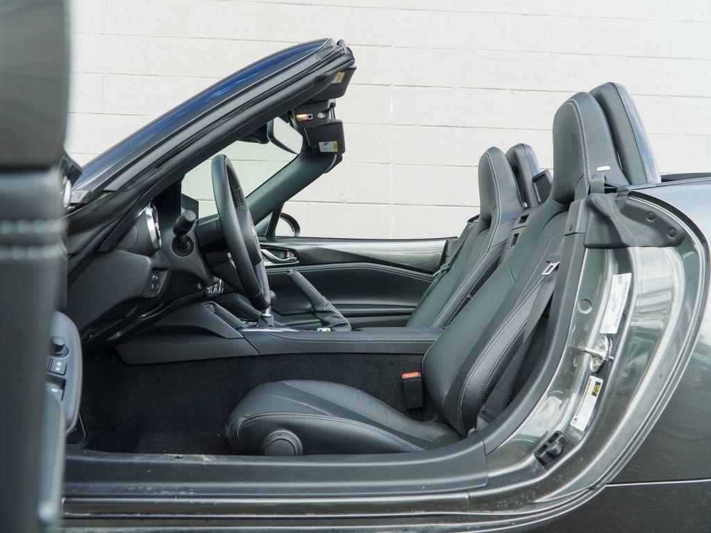 Used 2024 MAZDA MX-5 Miata Grand Touring w/ Weather Package RWD image 17