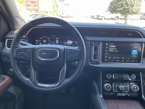 Used 2023 GMC Yukon Denali Ultimate AWD/4WD image 26