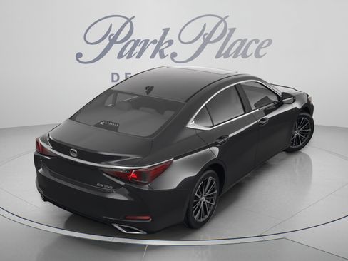 Used 2025 Lexus ES 350 w/ Premium Package FWD image 4