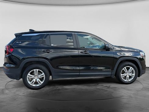 Used 2024 GMC Terrain SLE AWD/4WD image 11