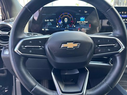 Used 2025 Chevrolet Equinox LT FWD image 23