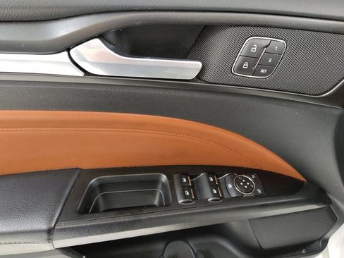 Used 2019 Ford Fusion Titanium image 27