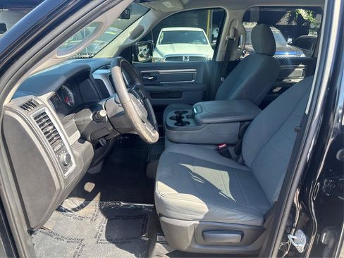 Used 2017 RAM 1500 Classic SLT AWD/4WD image 9