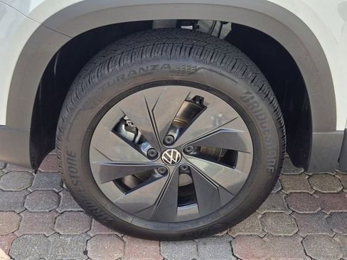 Certified 2025 Volkswagen Taos S FWD image 11