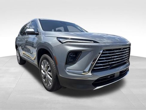 Used 2026 Buick Enclave Preferred FWD image 3