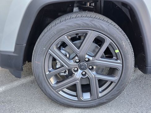 New 2026 Jeep Compass Limited image 27