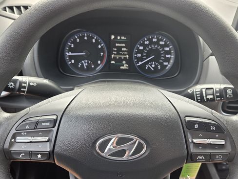 Used 2022 Hyundai Kona SE image 17