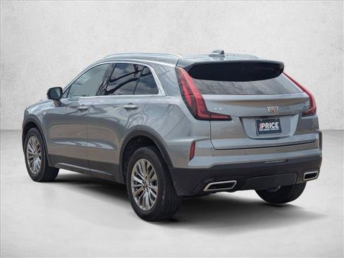 Used 2025 Cadillac XT4 Premium Luxury FWD image 7