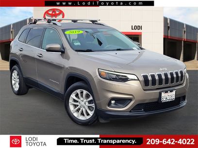 Used 2019 Jeep Cherokee Latitude w/ Popular Appearance Group