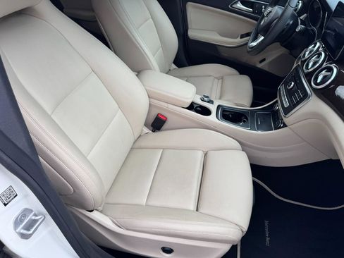 Used 2018 Mercedes-Benz CLA 250 image 30
