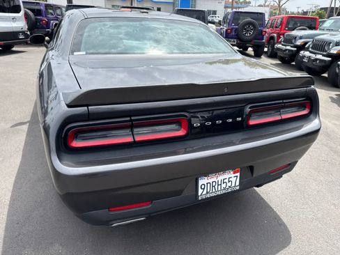 Used 2022 Dodge Challenger SXT RWD image 17