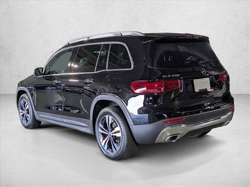 Used 2025 Mercedes-Benz GLB 250 image 11