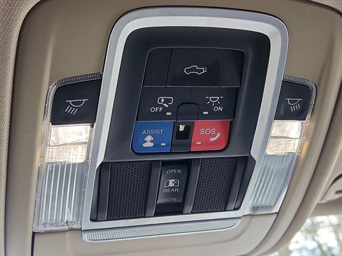 Used 2020 RAM 1500 Laramie image 28