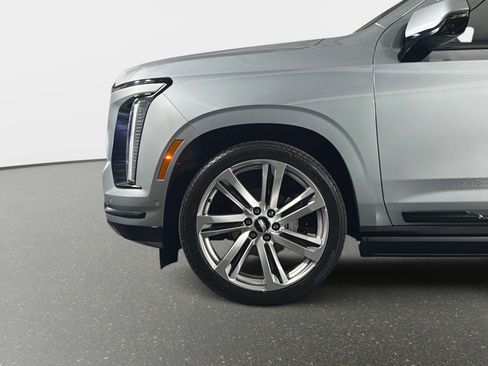 Used 2026 Cadillac Escalade ESV Platinum Sport AWD/4WD image 14