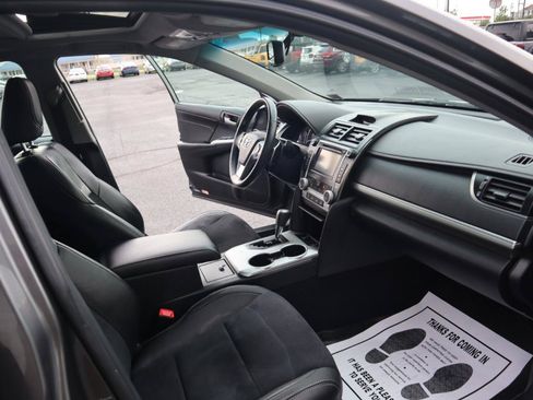 Used 2014 Toyota Camry SE w/ Leather Package FWD image 37