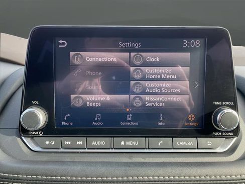 Used 2021 Nissan Rogue SV image 9