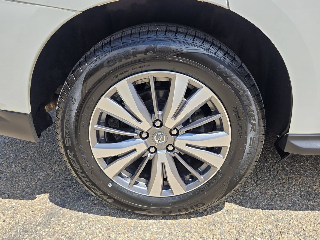 Used 2020 Nissan Pathfinder SV AWD/4WD image 42