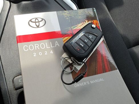 Used 2024 Toyota Corolla LE FWD image 27