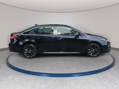 Used 2024 Toyota Corolla SE FWD image 4