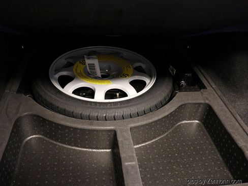 Used 2024 BMW 530i xDrive image 32