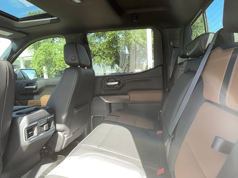 Used 2021 Chevrolet Silverado 1500 High Country w/ Technology Package image 14