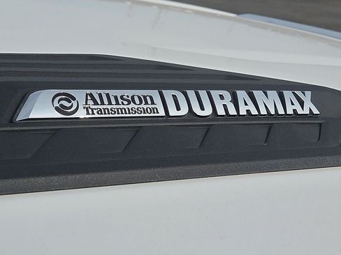 Used 2024 Chevrolet Silverado 2500 LTZ w/ LTZ Premium Package AWD/4WD image 11