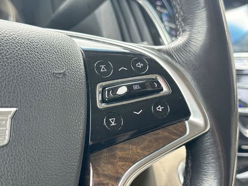 Used 2018 Cadillac Escalade ESV Premium Luxury AWD/4WD image 33