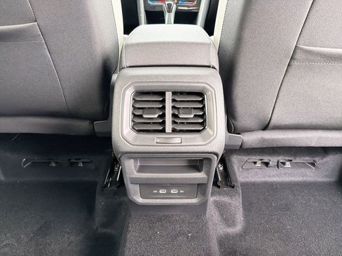 New 2026 Volkswagen Taos SE FWD image 20