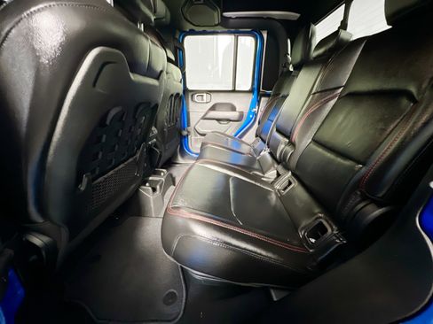 Used 2022 Jeep Gladiator Rubicon w/ Advanced Safety Group image 28