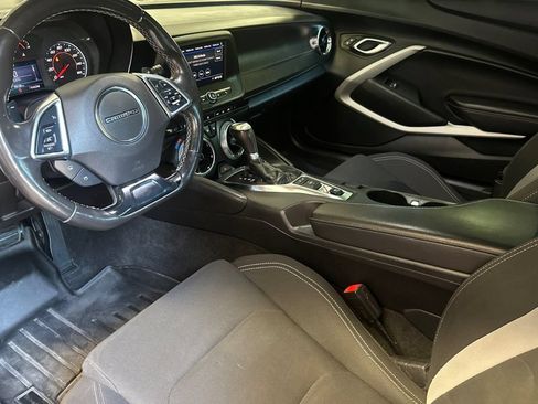 Used 2020 Chevrolet Camaro LT RWD image 10