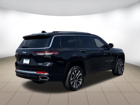 Used 2022 Jeep Grand Cherokee L Overland w/ Luxury Tech Group IV AWD/4WD image 7