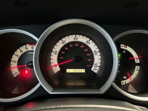 Used 2013 Toyota Tacoma PreRunner w/ SR5 Pkg image 16