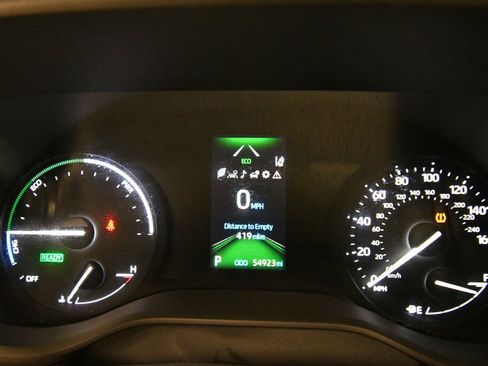 Used 2024 Toyota Sienna XLE FWD image 13