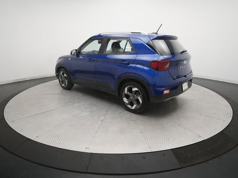 Used 2023 Hyundai Venue Limited w/ Cargo Package image 12