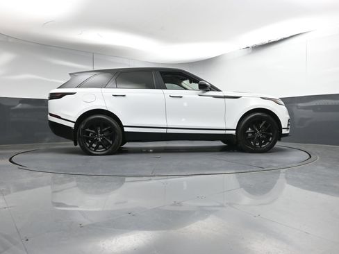 Certified 2025 Land Rover Range Rover Velar Dynamic SE image 28