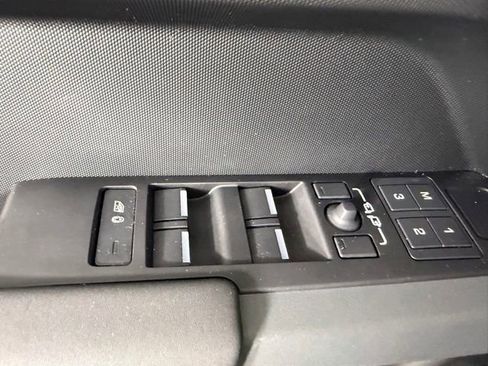 Used 2024 Land Rover Defender 110 X-Dynamic SE AWD/4WD image 19