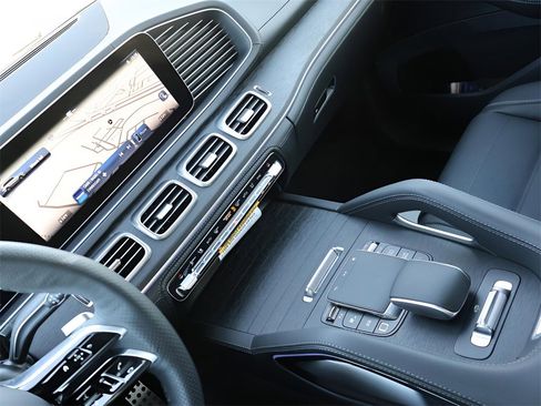 New 2026 Mercedes-Benz GLS 450 4MATIC image 21