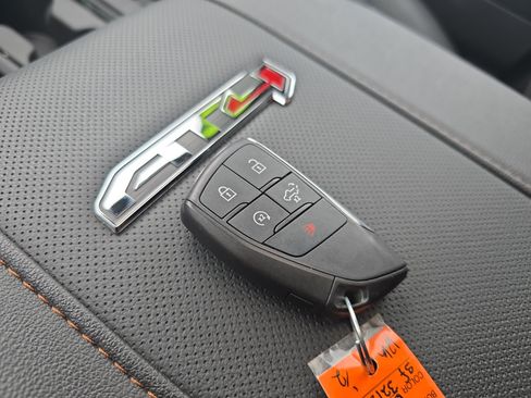 Used 2025 GMC Sierra 2500 AT4 w/ AT4 Premium Plus Package image 36