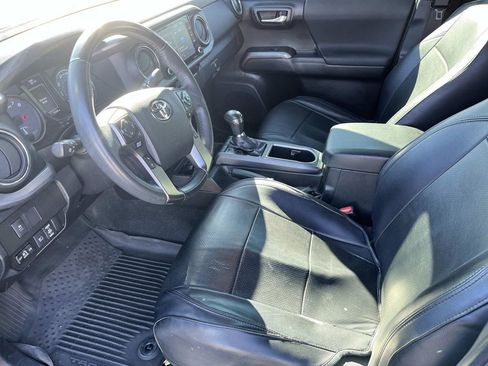 Used 2021 Toyota Tacoma TRD Off-Road w/ Technology Package image 23