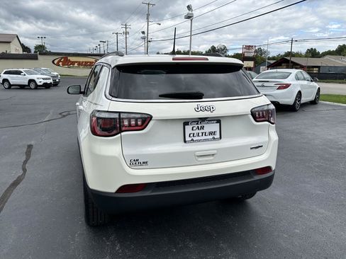 Used 2018 Jeep Compass Latitude w/ Popular Equipment Group FWD image 10