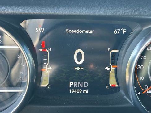 Used 2021 Jeep Wrangler Unlimited Sahara image 28