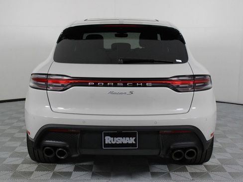 Certified 2025 Porsche Macan S image 6
