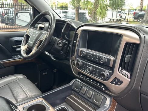 Used 2017 GMC Sierra 1500 Denali w/ Denali Ultimate Package AWD/4WD image 10