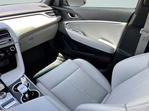 Used 2025 Genesis G70 2.5T RWD image 12