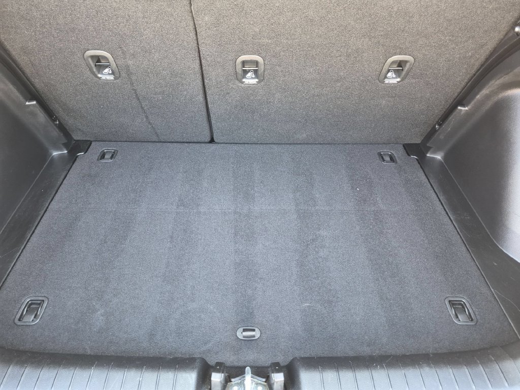 Used 2025 Hyundai Venue SEL FWD image 27