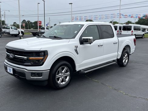 Used 2025 Ford F150 XLT w/ Equipment Group 302A MID RWD image 9