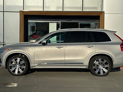 Used 2023 Volvo XC90 T8 Core image 5