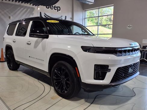 New 2026 Jeep Grand Wagoneer Summit AWD/4WD image 2