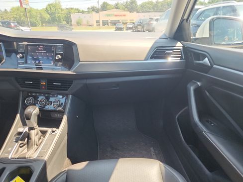 Used 2023 Volkswagen Jetta SE FWD image 11